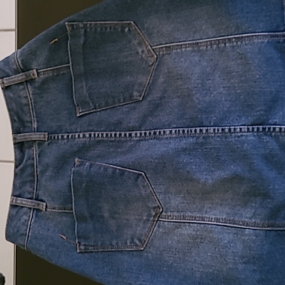 Size - Picture 2 of 2